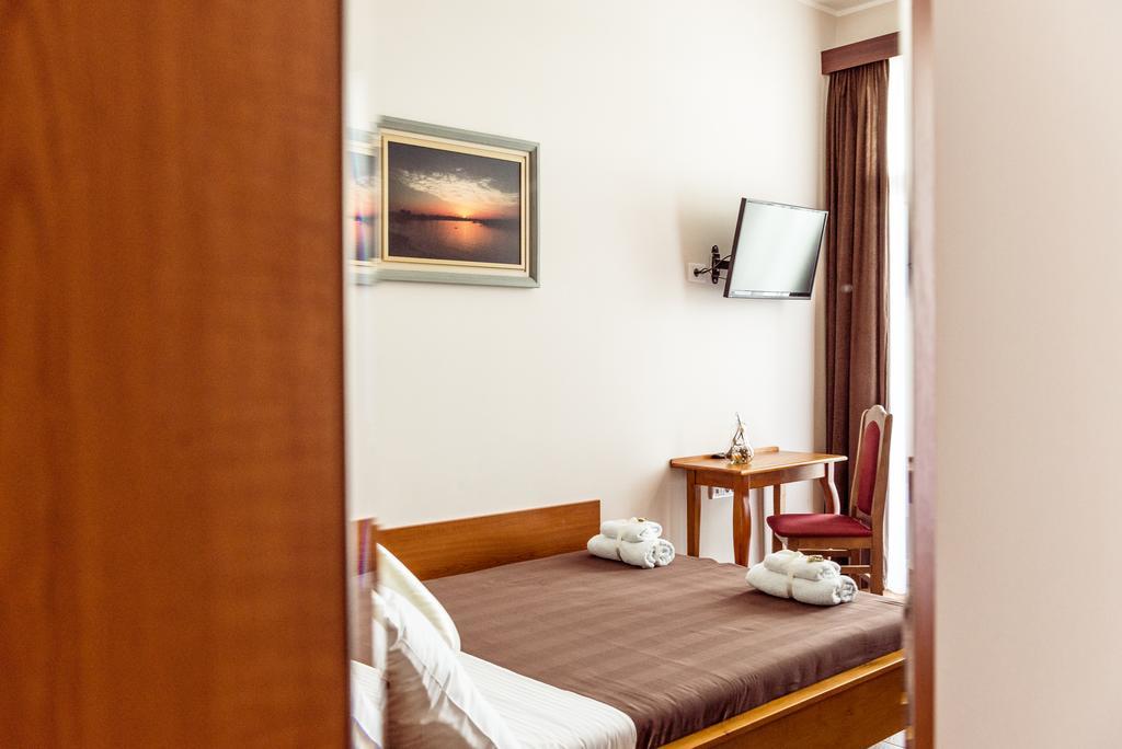 B&B Posejdon Sremska Mitrovica Dış mekan fotoğraf