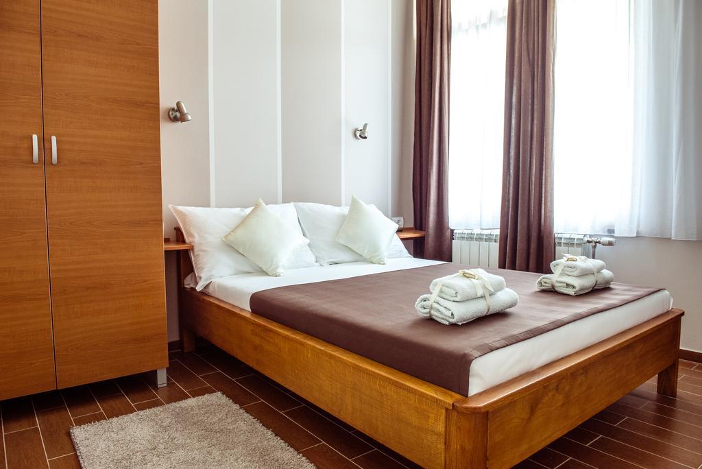 B&B Posejdon Sremska Mitrovica Dış mekan fotoğraf