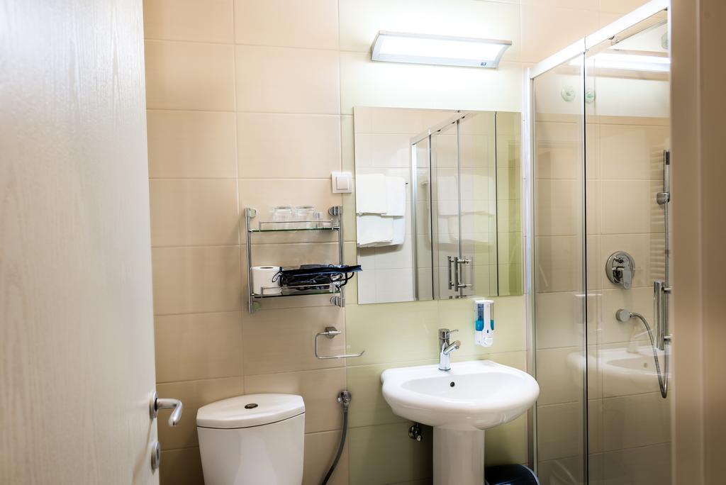 B&B Posejdon Sremska Mitrovica Oda fotoğraf