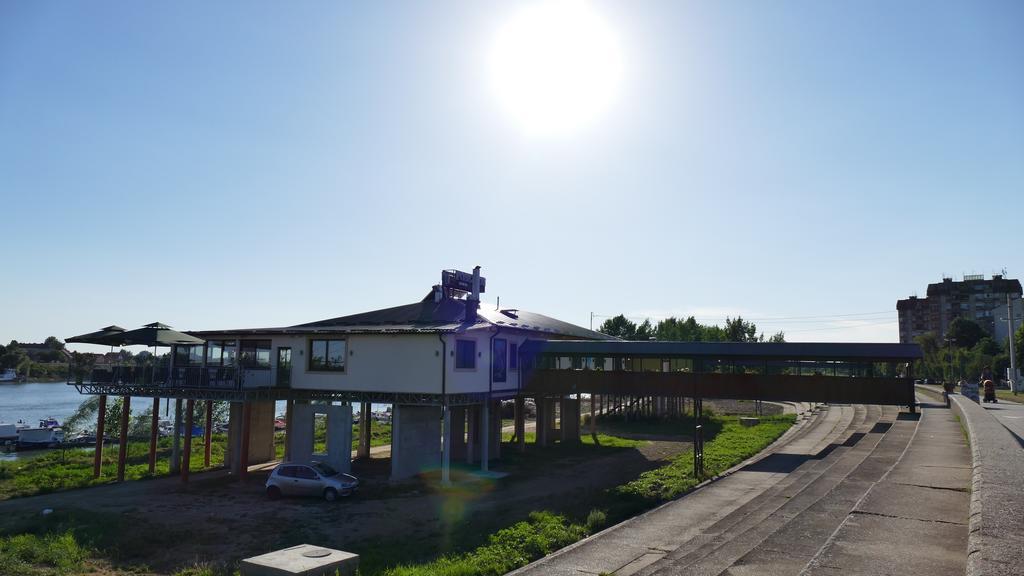 B&B Posejdon Sremska Mitrovica Dış mekan fotoğraf