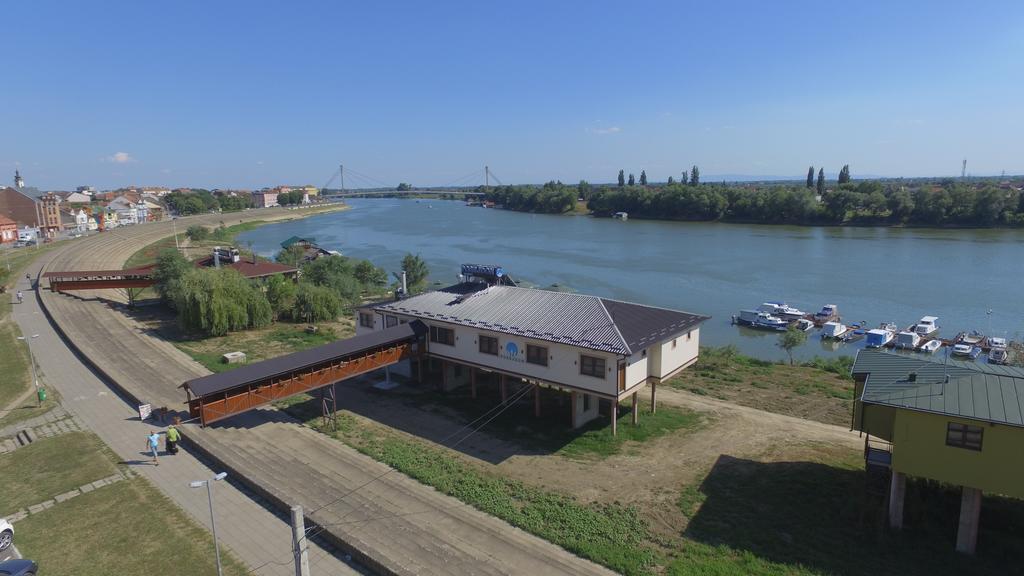 B&B Posejdon Sremska Mitrovica Dış mekan fotoğraf